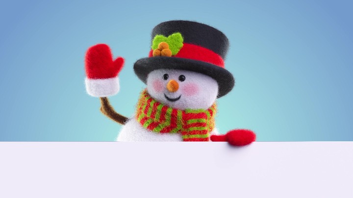 Friendly wool‑felt snowman waves a mitten from behind a banner and smiles in a bright studio clip. Clean holiday reveal for branding.